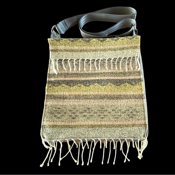 NWOT Western Boho Saddle Blanket Messenger Bag Fringe Wool Adjustable Wide Strap - Picture 3 of 7